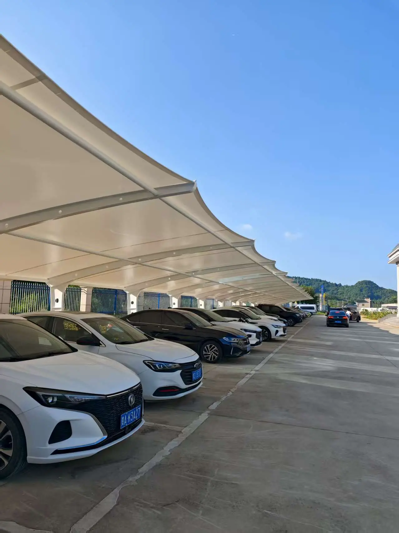 园区搭建停车棚,一次性投入和长期养护怎么选?很多采购算错账