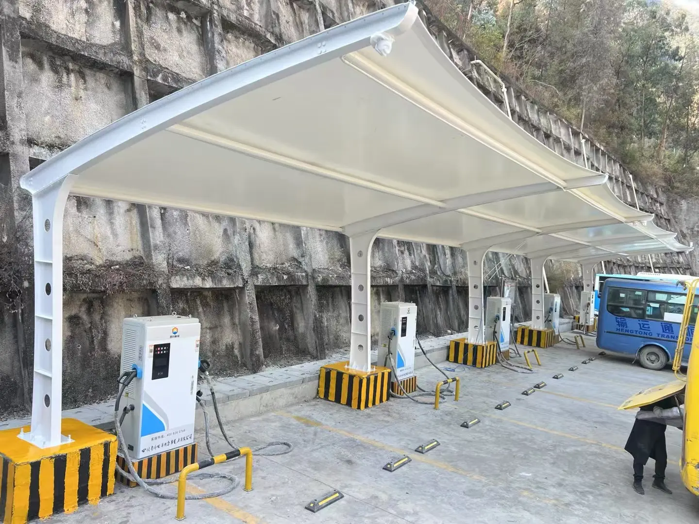 贵州余庆园区停车棚采购:为什么“省”在前面的钱,最后都花在了后面?